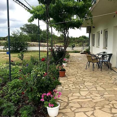 Apartments Nena Lozovac Exterior photo
